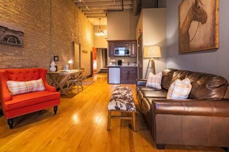 Hip Urban Loft-Small Town Charm-124 Lofts #2 West Dundee Eksteriør bilde