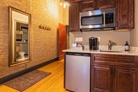 Hip Urban Loft-Small Town Charm-124 Lofts #2 West Dundee Eksteriør bilde
