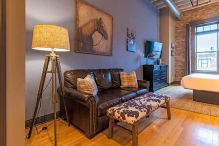 Hip Urban Loft-Small Town Charm-124 Lofts #2 West Dundee Eksteriør bilde