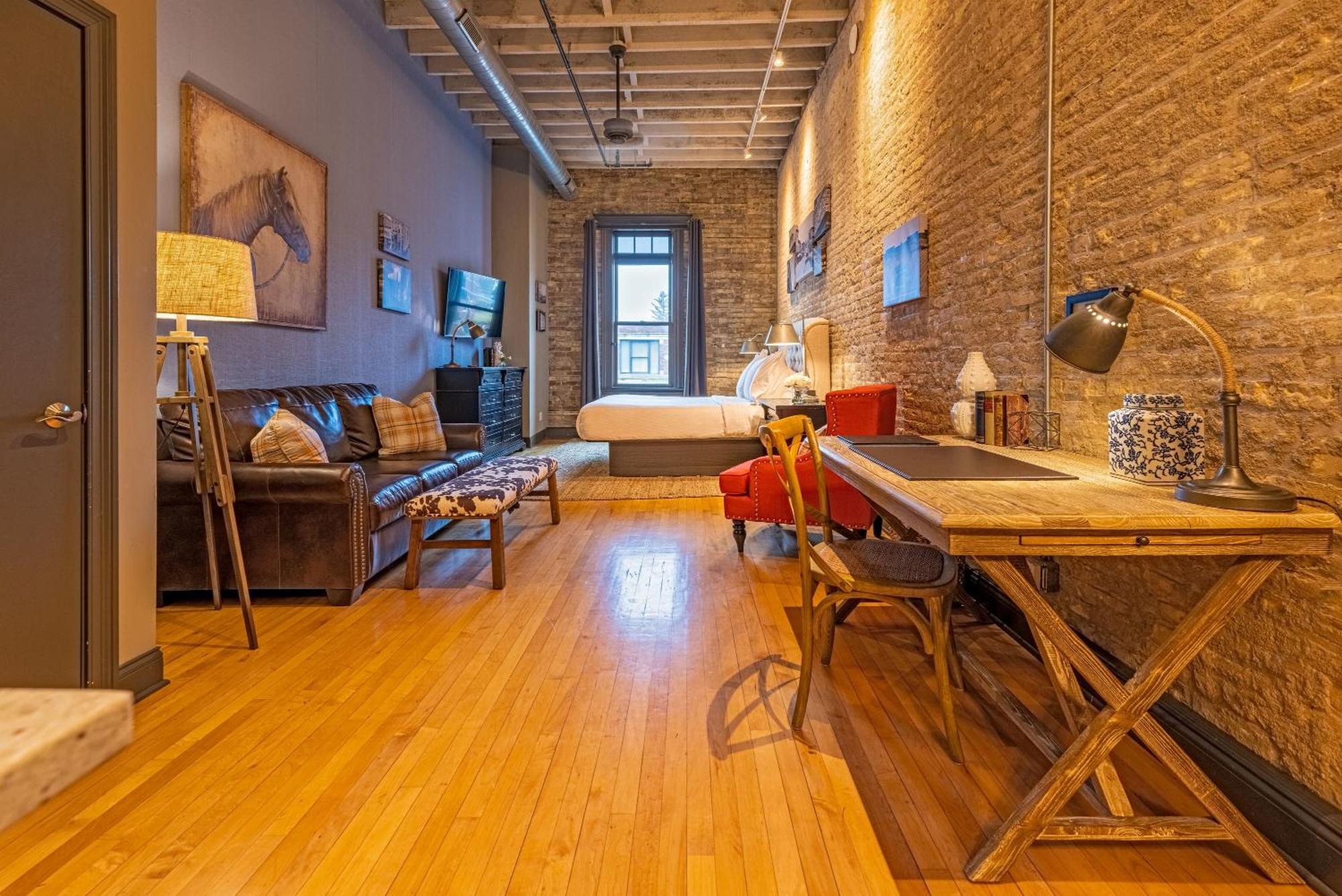 Hip Urban Loft-Small Town Charm-124 Lofts #2 West Dundee Eksteriør bilde
